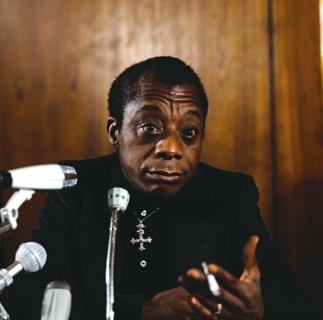 James Baldwin, berühmter amerikanischer Schriftsteller und Bürgerrechtler, Portraitaufnahme bei einer Pressekonferenz in Deutschland, circa 1968. James Baldwin, one of the most important American writ...