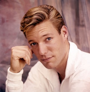 RICHARD CHAMBERLAIN American actor most famous for his TV role as Dr Kildare