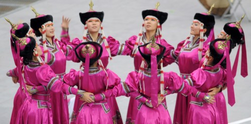 Dancers during the entertainment show prior to the Opening Ceremony of the Beijing 2008 Olympic Games at the National Stadium, known as Bird's Nest, Beijing, China 08 August 2008. ###dpa###