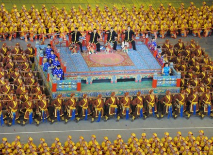 Chinese pupeteers perform during the Opening Ceremony of the Beijing 2008 Olympic Games at the National Stadium, known as Bird's Nest, Beijing, China, 08 August 2008. Photo: Peer Grim ###dpa###