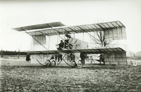 The biplane Farman before a take off in the April 1909