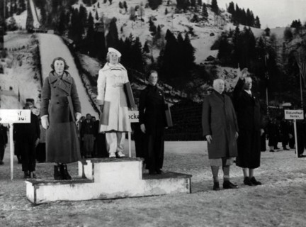 223 Medal ceremony figure skating Olympic Games 1936