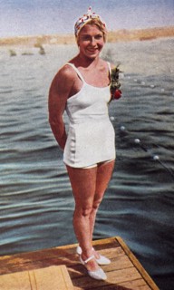 Photograph of Dorothy Poynton-Hill (1915 - 1995) from the USA at the 1932 Olympic games. Dorothy was an American diver who competed at the 1928, 1932 and 1936 Summer Olympics.