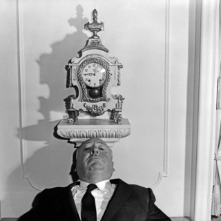 Der amerikanische Regisseur und Produzent Alfred Hitchcock bei einem Besuch in Hamburg, Deutschland 1960er Jahre. American movie