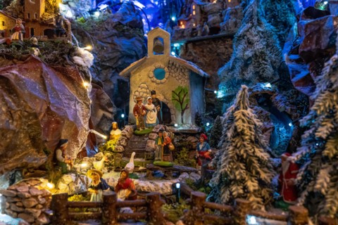 Traditional Provencal Christmas crib - Close up on Santons