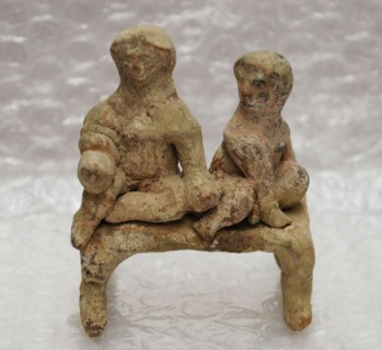 Sculptures of Heracles and Iphicles, naked and sitting on a kline? Snake around the arm of Heracles. White and red paint traces., Figurine group, earthenware, terracotta, 7.5 cm, classic (?) -460