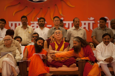 His Holiness the Dalai Lama in the presence of Parmarth Niketan guru Pujya Swamiji,  H.H. Swami Ramdevji, LK Advani, BNPleader