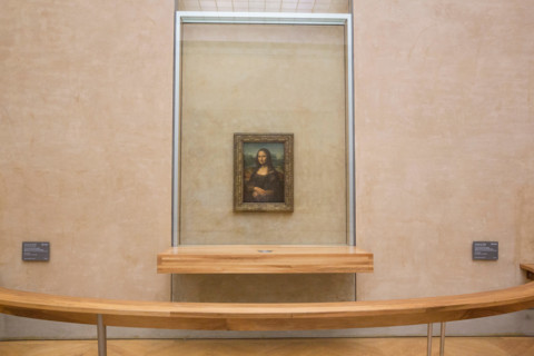 LE LOUVRE MUSEUM PARIS