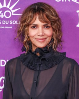 SANTA MONICA, LOS ANGELES, CALIFORNIA, USA - OCTOBER 24: Halle Berry arrives at Cirque du Soleil's 'KOOZA' Red Carpet Premiere held at the Santa Monica Pier on October 24, 2024 in Santa Monica, Los An...