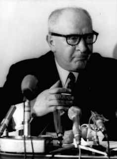 Dec. 21, 1962 - Conference De Presse De M. Guy Mollet. M. Guy Mollet, Secretaire General De La S.F.I.O, A Donne De Lundi Apres Midi Une Conference De Presse, Au Siege De La S.F.I.O, Cite Malesherbes. ...