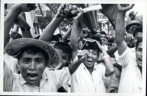 Apr. 18, 2012 - Indonesia, Jakarta -- Muslim students stage mass anti-Communist rallies with 5,000 to 10,000 demanding the Communist Party and the affiliates be banned after aborted Red coup of Oct 1,...