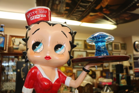 Betty boop statue , statue holding mushroom , waitress holding serving tray