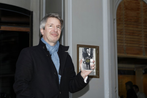 Paris, France. 6th Nov, 2017. Eric Vuillard winner of the Prix Goncourt for his novel 'L'Ordre du jour' (Éditions Actes Sud) on November 6, 2017 in Paris, France. Credit: Bernard Menigault/Alamy Live ...