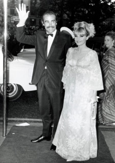 Sean Connery and his wife Diane Cilento, June1967. File Reference #1025 007THA © JRC /The Hollywood Archive - All Rights Reserved.