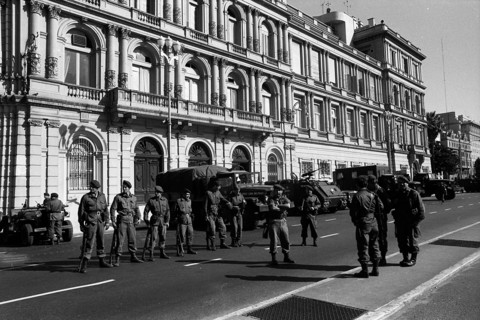 Government House (Casa Rosada) during the March 24th, 1976 coup d´etat dethroning Argentine President Isabel Perón from power, Buenos Aires, Argentina