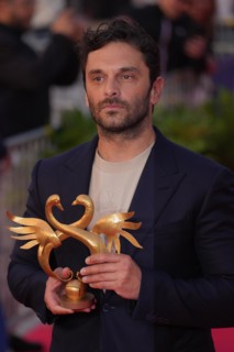 Cabourg, France. 14 juin 2025. Pio Marmai est ?lu meilleur acteur lors des laur?ats tapis rouge du 39e Festival du film de Cabourg ˆ Cabourg, France  le 14 juin 2025. Photo par Laurent Lairys /ABACAPR...