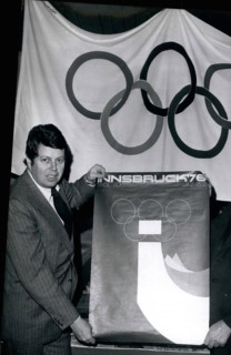 1976 - Making propaganda for the Olympic Winter Games 1976 were the mayor of Innsbruck (Austria). DR. KARL-HEINZ KLEE (1.) in Munich recently. As they stated, Innsbruck will return to a more simple re...