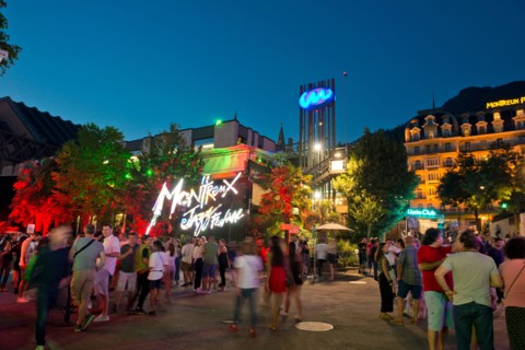 Switzerland, Vaud, Waadt, Montreux, ville, Stadt, city, Les quais, die Docks, the docks, Montreux Jazz Festival, personnes, Leute, people