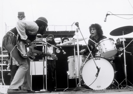 WOODSTOCK USA 1969/1970 Michael Wadleigh Film chronicle of the legendary 1969 three-days-music festival 'Woodstock' image: guitarist FREDDY STONE and drummer GREG ERRICO - Sly and The Family Stone Reg...