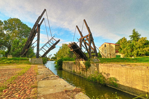 Langlois bridge at Arles, Provence-Alpes-Côte d'Azur, France.  The bridge is the subject four oil paintings, one watercolour and four drawings by Vinc