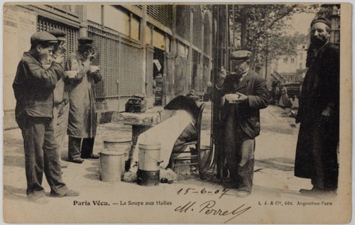 PARIS LIVED - SOUP HALLS (RUE BALTARD) L.J. & Compagnie, éditeur Angoulême-Paris. Paris vécu - La soupe aux Halles (rue Baltard), Paris (Ier arr.). Phototypie. Paris, musée Carnavalet.