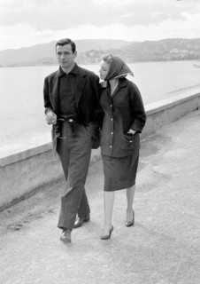 Apr. 17, 2007 - Festival de Cannes. Festival de Cannes. Simone Signoret et Yves Montand sur la croisette le 2 mai 1959. Â© JDF / PixPlanete PIXPLANETE.CREDIT: PIXPLANETE-   K55874PP(Credit Image: © Gl...