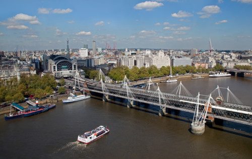Golden Jubilee (Hungerford Bridge), the city and River Thames, London, England