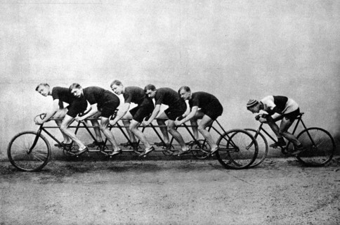 Bourotte behind his quintuplet (bicycle built for five)