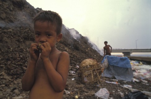 Bidonville à Manille, aux Philippines