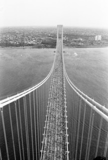 Les coureurs du marathon de New York sur le pont Verrazano