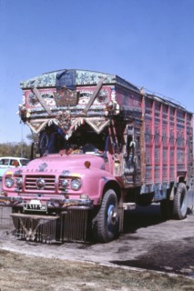 Véhicule insolite en Afghanistan