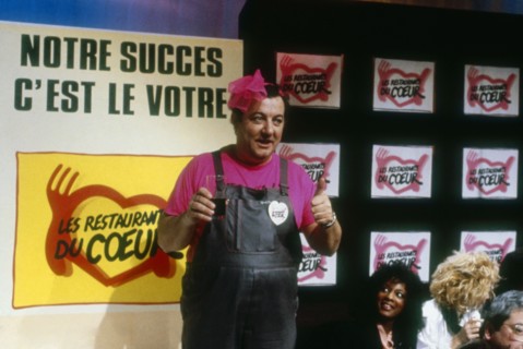 Coluche aux Restos du Coeur en 1986