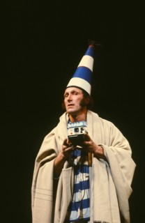 Rufus on the stage of the Théâtre Antoine in 1984