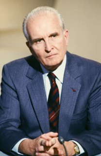 Bernard Tricot, 1985