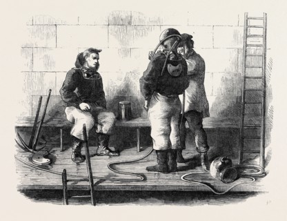 GROUP OF DIVERS AT WESTMINSTER BRIDGE