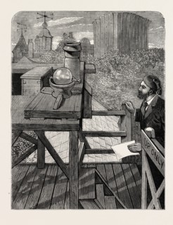 ENGLAND: MEASURING THE SUNSHINE AT THE GREENWICH OBSERVATORY, LONDON, UK