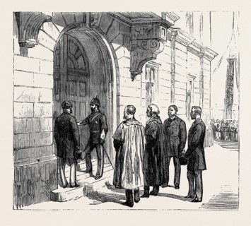 THE ROYAL VISIT TO GREAT YARMOUTH: THE PRINCE OF WALES UNLOCKING THE DOOR OF THE NEW MUNICIPAL