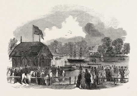 THE FERRY AT THE SERPENTINE, HYDE PARK, LONDON, UK