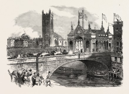 THE ARCH AT VICTORIA BRIDGE OVER THE IRWELL, UK