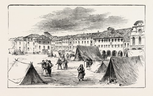 THE EARTHQUAKE IN ITALY: BELLUNO, THE PIAZZA CAMPITELLI: THE INHABITANTS TAKING REFUGE IN TENTS,