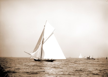 Valkyrie setting spinnaker, Peabody, Henry G, (Henry Greenwood), 1855-1951, Valkyrie II (Yacht),