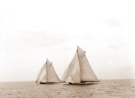 Columbia and Defender, spinnakers set, Columbia (Sloop), Defender (Yacht), Regattas, Yachts, 1899