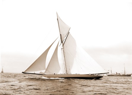 Shamrock I coming for the line, Shamrock I (Yacht), America's Cup races, Regattas, Yachts, 1899