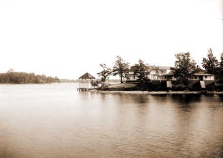 Davis residence, Lake Orion, Mich, The, Lakes & ponds, Dwellings, United States, Michigan, Orion,