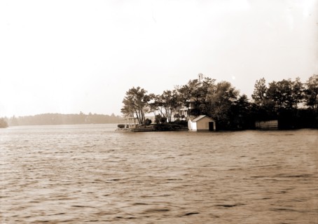 Simmons' residence, Lake Orion, Mich, The, Lakes & ponds, Dwellings, United States, Michigan,
