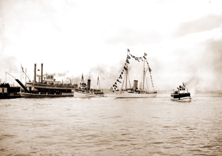 Mardi Gras, New Orleans, approach of fleet with Rex, Galveston (Cruiser), Mardi Gras, Parades &