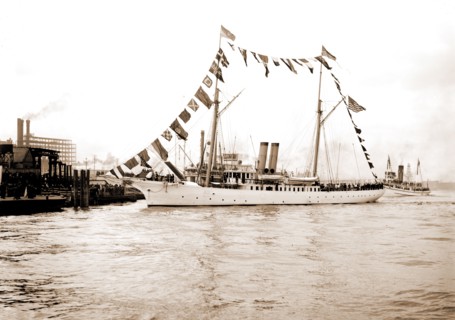 Mardi Gras, New Orleans, U.S.S.S. sic Galveston with Rex, Galveston (Cruiser), Cruisers (Warships),