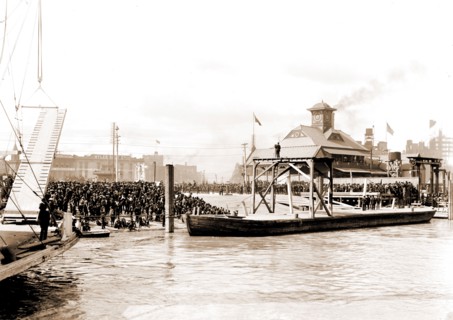 Mardi Gras, New Orleans, awaiting Rex on the levee, Piers & wharves, Carnival, United States,
