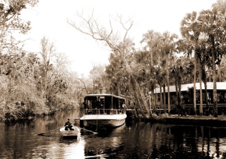 Tomoka landing, Fla, Piers & wharves, Boats, Rivers, United States, Florida, Tomoka River, 1900