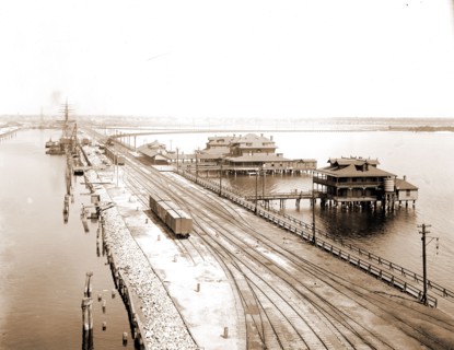 Tampa Inn and docks, Tampa, Fla, Piers & wharves, Hotels, Railroad tracks, United States, Florida,